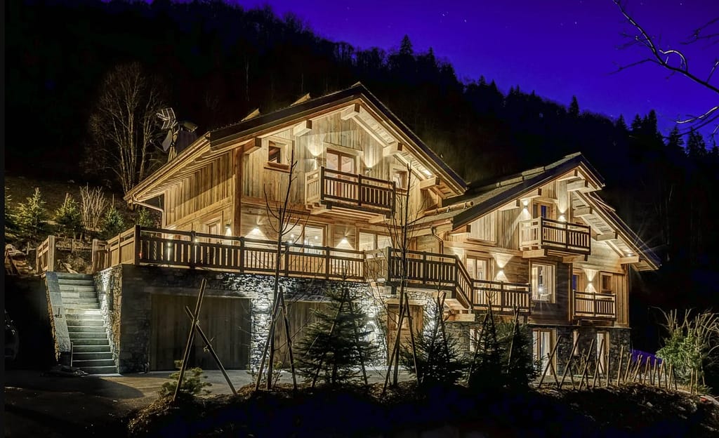 Powder Pines Luxury Travel - Chalet Bergeronnette 