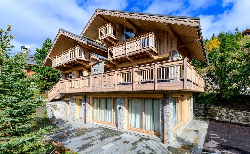Powder Pines Luxury Travel - Chalet Phoebe Exterior