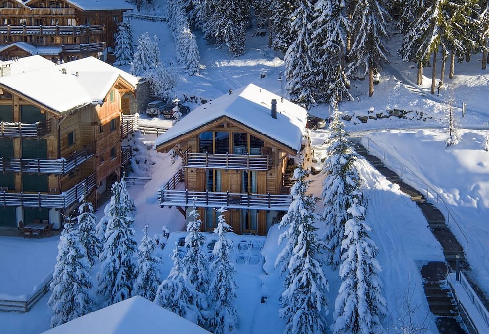 Powder Pines Luxury Travel - Chalet Sorojasa