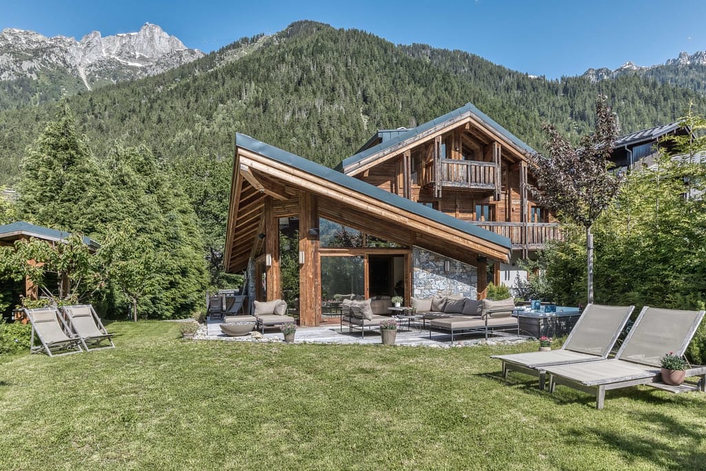 Chalet Indigo Exterior