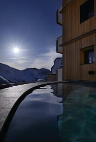 Hôtel Mil8, Avoriaz, Outdoor Pool Mountain Views