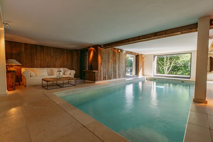 Powder Pines Luxury Travel - Chalet 1936 Swimming Pool Day
